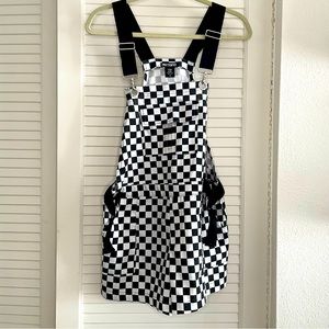 Hot Topic Black and White Checkered Ska Overall Shorts, Women’s Size Small